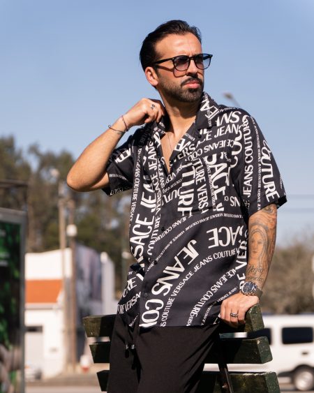 Camisa Versace Jeans Couture "Logomania Wave" – 80UP203